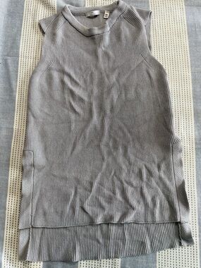 H by Halston Sleeveless High-Low Top- Gray